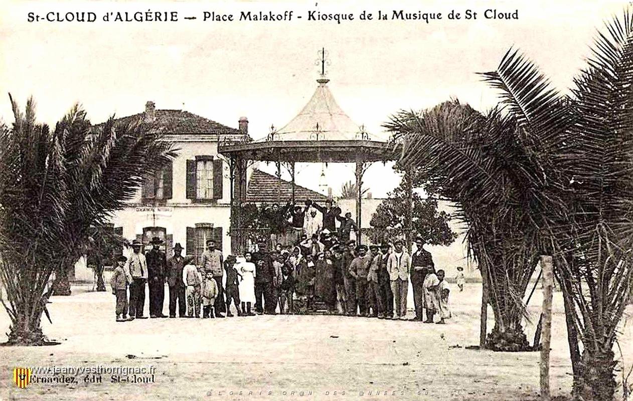 1384- Saint-Cloud - Place Malakoff et le Kiosque a musique.jpg